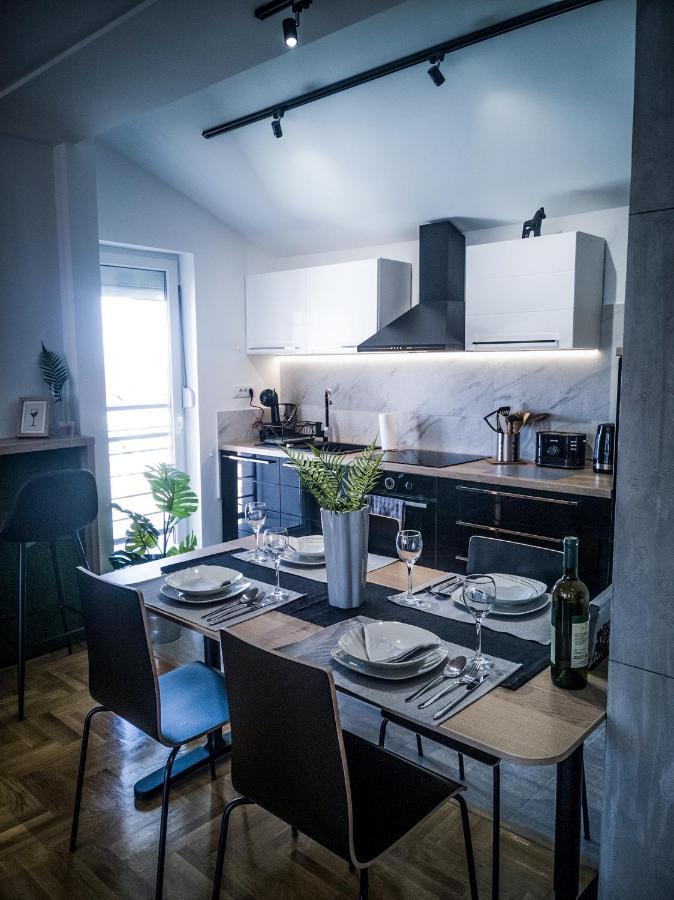 Raw Industrial City Apartment Суботица Экстерьер фото