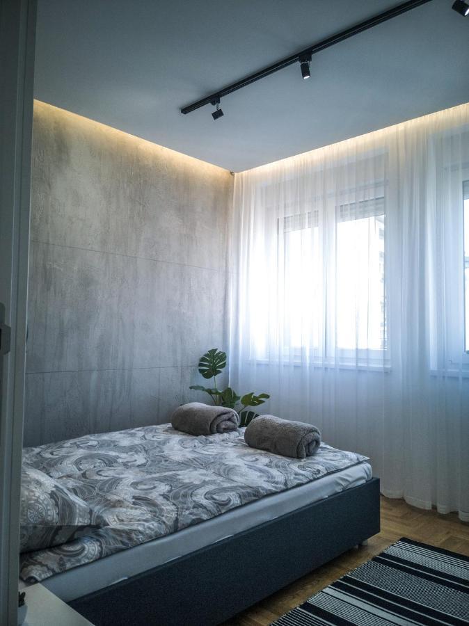 Raw Industrial City Apartment Суботица Экстерьер фото