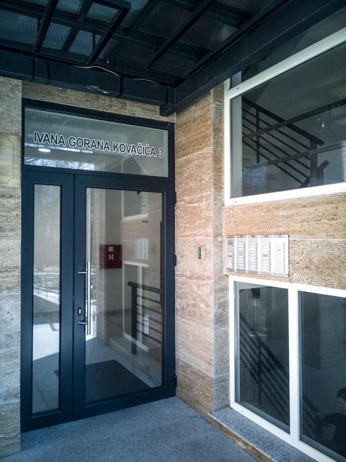 Raw Industrial City Apartment Суботица Экстерьер фото