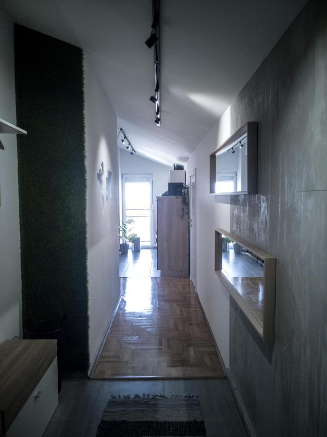 Raw Industrial City Apartment Суботица Экстерьер фото
