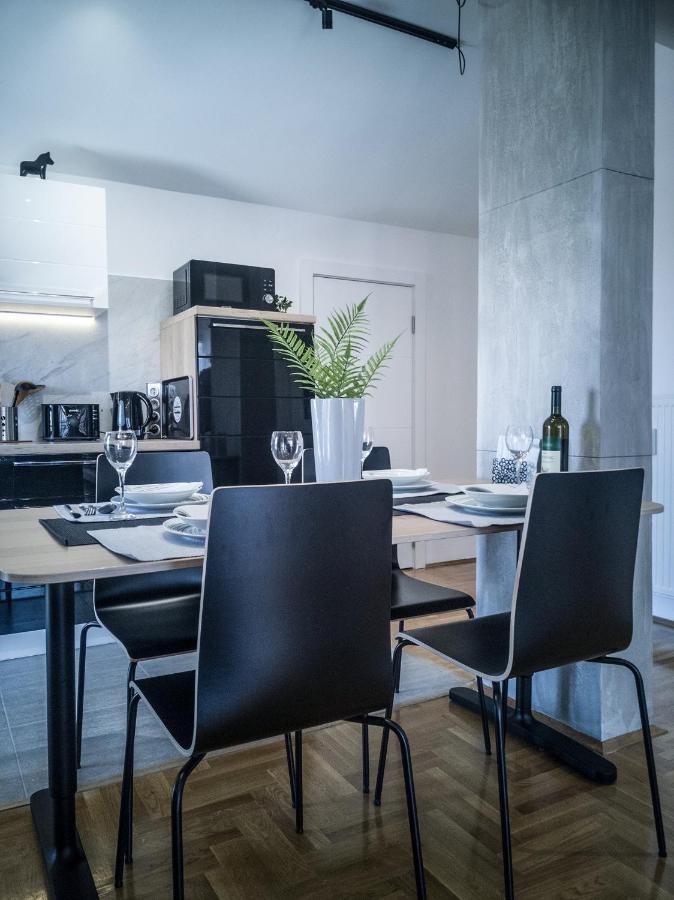 Raw Industrial City Apartment Суботица Экстерьер фото