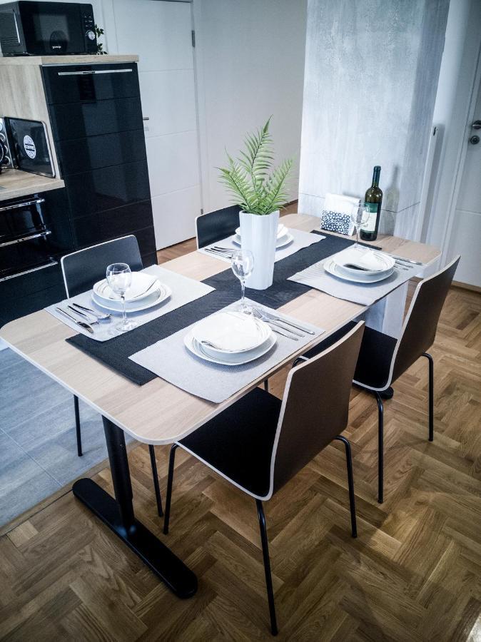 Raw Industrial City Apartment Суботица Экстерьер фото