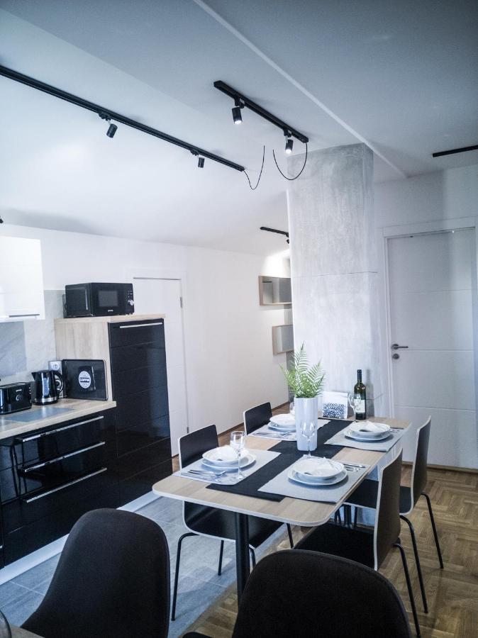Raw Industrial City Apartment Суботица Экстерьер фото