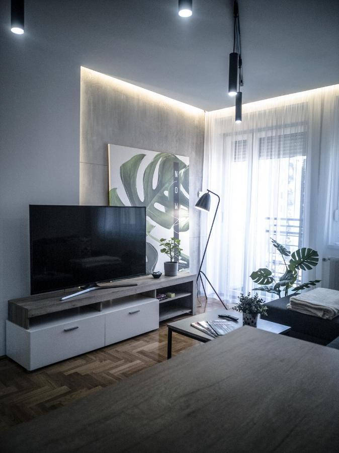 Raw Industrial City Apartment Суботица Экстерьер фото