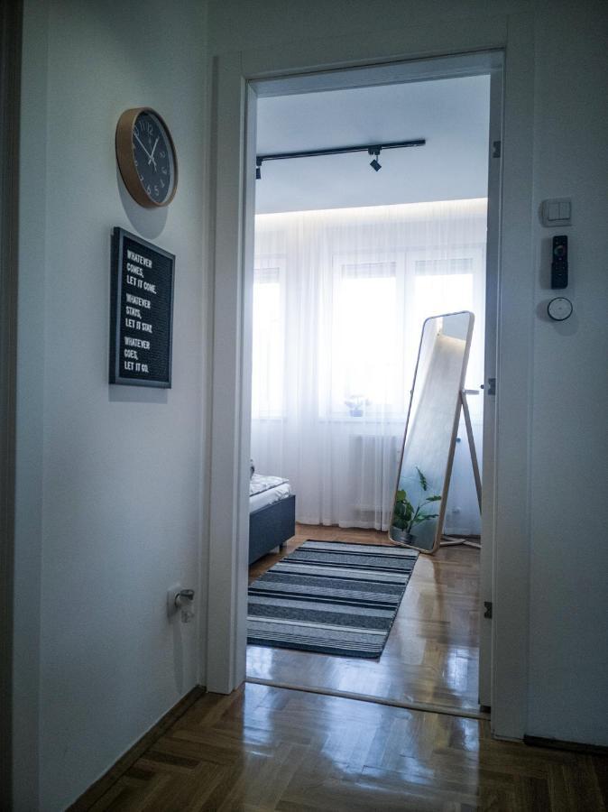 Raw Industrial City Apartment Суботица Экстерьер фото
