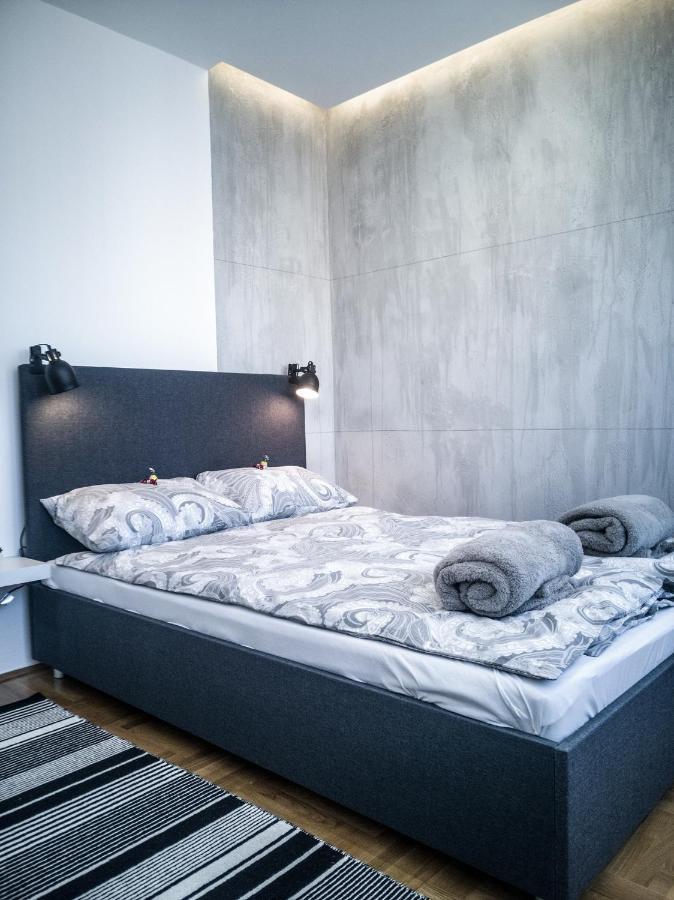 Raw Industrial City Apartment Суботица Экстерьер фото